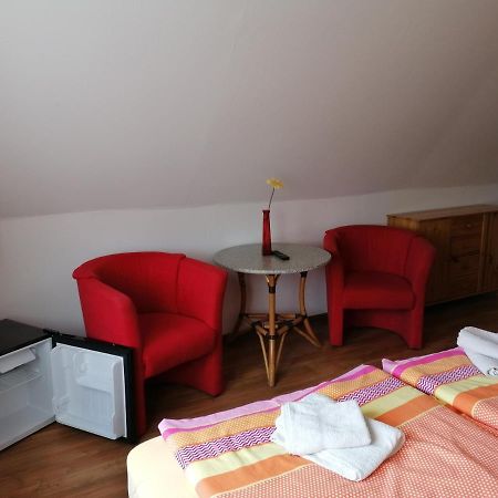 Pension Und Bistro" Dat Olle Fischerhus" Hotel Ralswiek Buitenkant foto