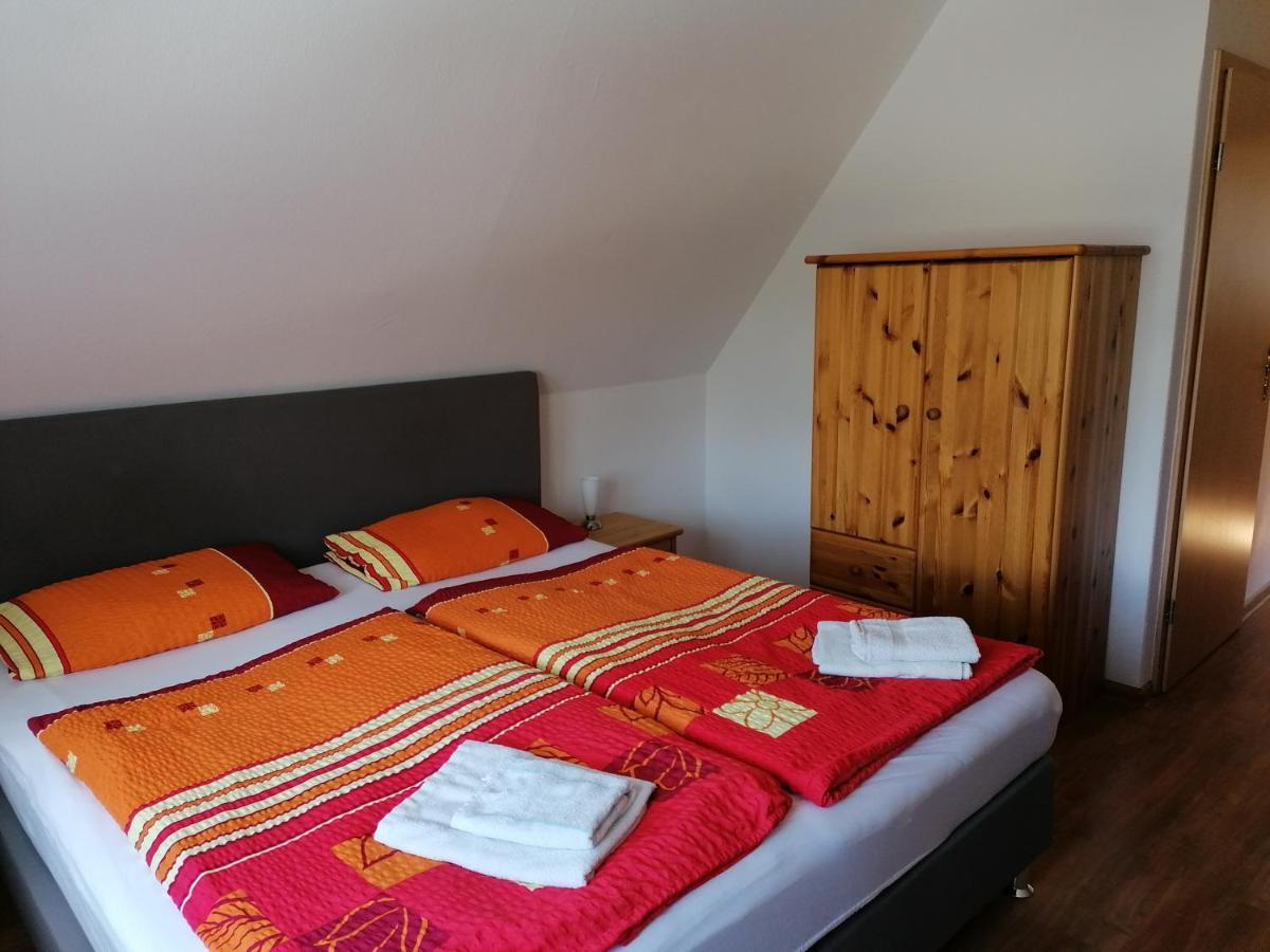 Pension Und Bistro" Dat Olle Fischerhus" Hotel Ralswiek Buitenkant foto